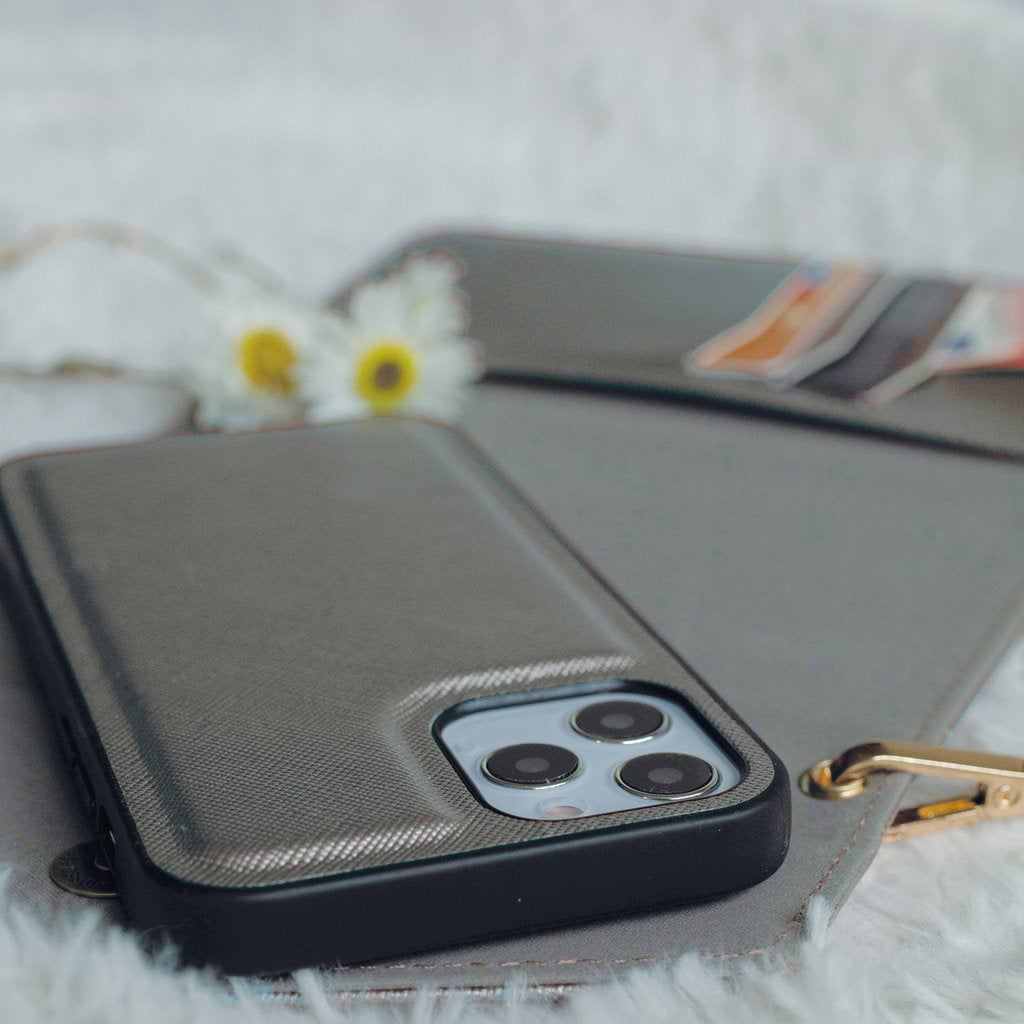 Casetastic Clutch Apple iPhone 12/12 Pro Gold/Silver