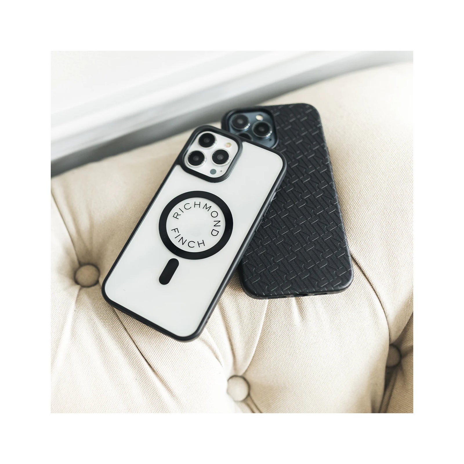Richmond & Finch Clear MagSafe Case Collection Apple iPhone 14 Transparent