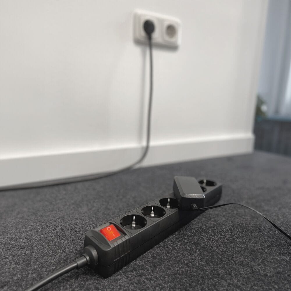 ACT Stekkerdoos met lichtgevende schakelaar, 6 sockets, 3 m